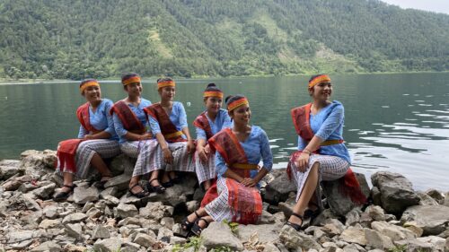 Suasana Wisata Tradisional di Indonesia